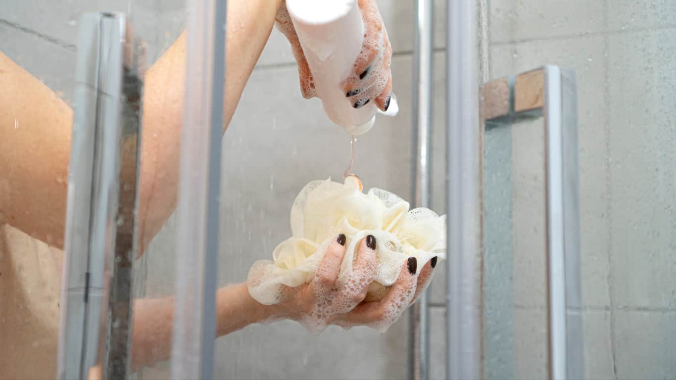 nước tắm thảo dược cho mẹ sau sinh