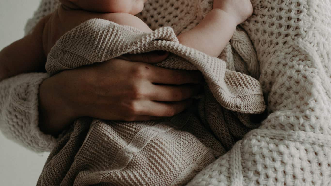 làm sao để bé hết đầy bụng, chướng hơi