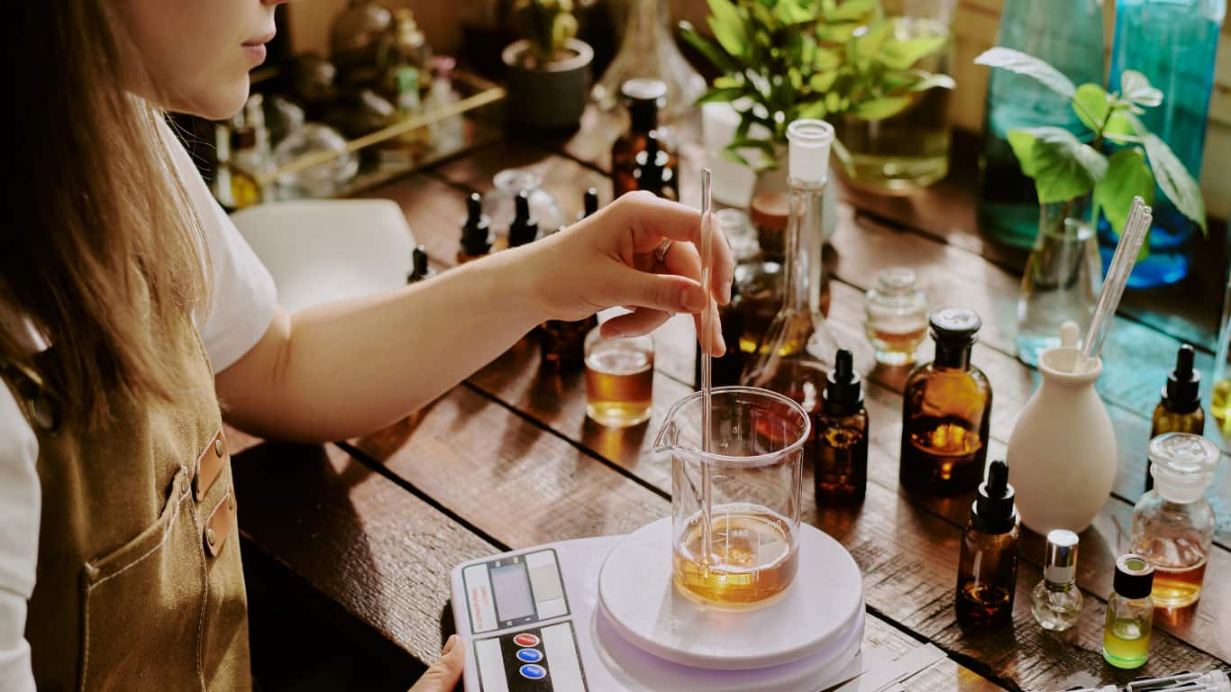 cách chiết xuất tinh dầu sả cam